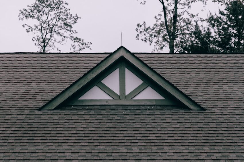 roof-640x480-27517959.jpeg