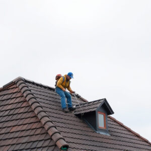 roofing-640x480-68961761.jpeg