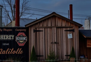 shed-factory-640x480-64892168.jpeg