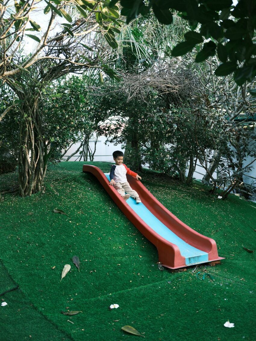 slide-out-640x480-86609788.jpeg