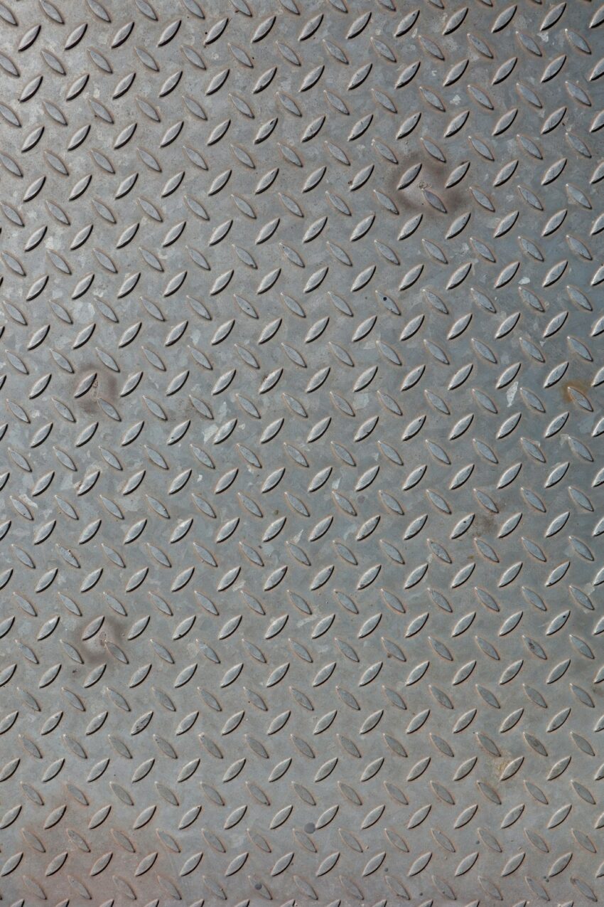 steel-640x480-78964712.jpeg