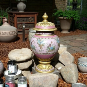 urn-diamond-creek-640x480-71702754.jpeg