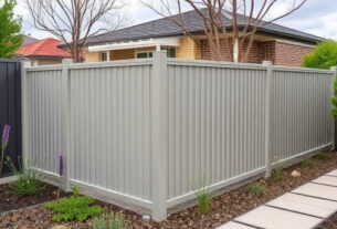 backyard-colorbond-fences-640x480-29073785.jpeg