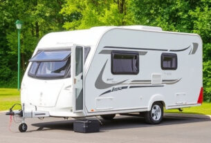 caravan-servicing-640x480-17315575.jpeg