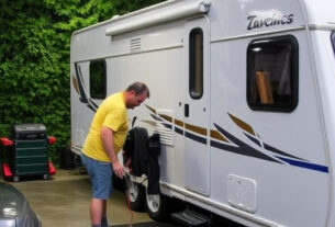 caravan-servicing-640x480-25069763.jpeg