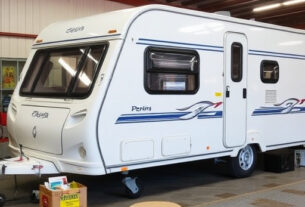 caravan-servicing-640x480-34559366.jpeg