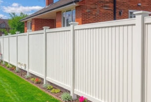 colorbond-fencing-640x480-67691379.jpeg