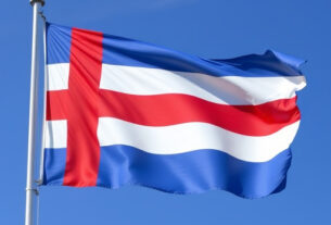 flag-review-640x480-10768354.jpeg