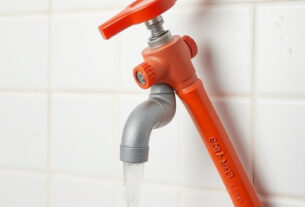 plumbing-tool-640x480-98225123.jpeg
