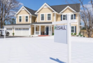 real-estate-640x480-53447141.jpeg