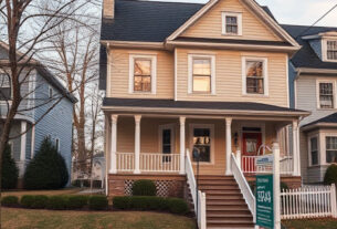 real-estate-agency-640x480-13718157.jpeg
