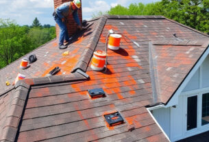 residential-roof-repairs-640x480-13067919.jpeg