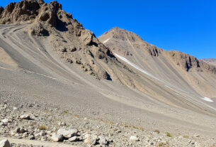 rugged-terrain-640x480-82531722.jpeg