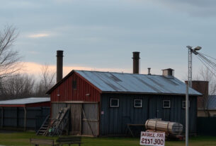shed-factory-640x480-23991753.jpeg