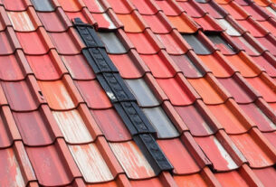 steel-roofing-materials-640x480-49026136.jpeg