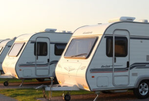 vacationer-caravans-640x480-26881128.jpeg