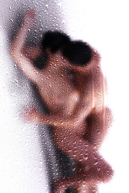 showers in bathroom
